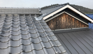 H工務店　A様邸　ガルバリウム鋼板　銀黒色立平１２