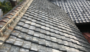 H工務店　A様邸　ガルバリウム鋼板　銀黒色立平４