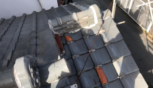 H工務店　T様邸　淡路産ハイシルバー色和形面取り瓦　差替工事２