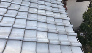 H工務店　T様邸　淡路産ハイシルバー色和形面取り瓦　差替工事４