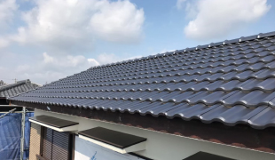 Y建築　B様邸　三州産陶器瓦　銀黒色（BB40Hyper-X）２