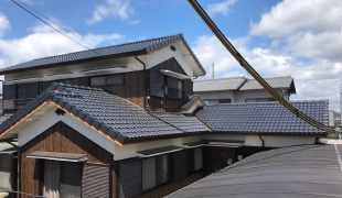 Y建築　B様邸　三州産陶器瓦　銀黒色（BB40Hyper-X）３