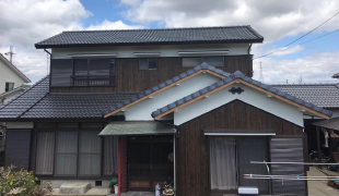 Y建築　B様邸　三州産陶器瓦　銀黒色（BB40Hyper-X）４