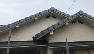 Y建築　Y様邸　三州産陶器瓦　銀黒色（BB40Hyper-X）３