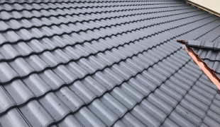 Y建築　Y様邸　三州産陶器瓦　銀黒色（BB40Hyper-X）７