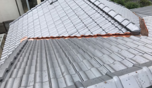 Y建築　Y様邸　三州産陶器瓦　銀黒色（BB40Hyper-X）８