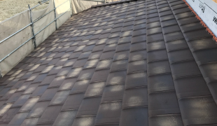 Z工房　A様邸　三州産陶器平板瓦　ライトチョコ色４